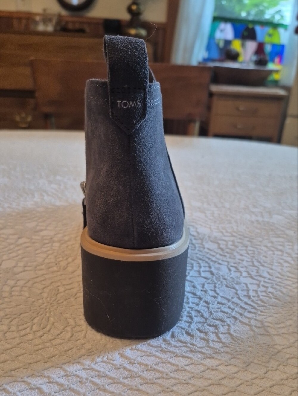 Tom's Size 9.5 Women's Suede Platform Ankle Boot - Gray - Picture 5 of 6